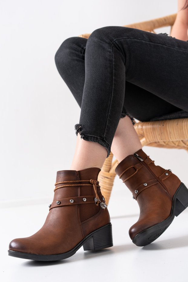 Women's Western Cowboy Tan Heeled Leather Boots | Zippered, Metal Accessories, Casual & Stylish Boots