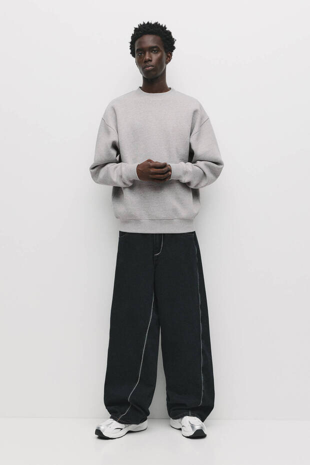 Basic round neck sweatshirt - 2