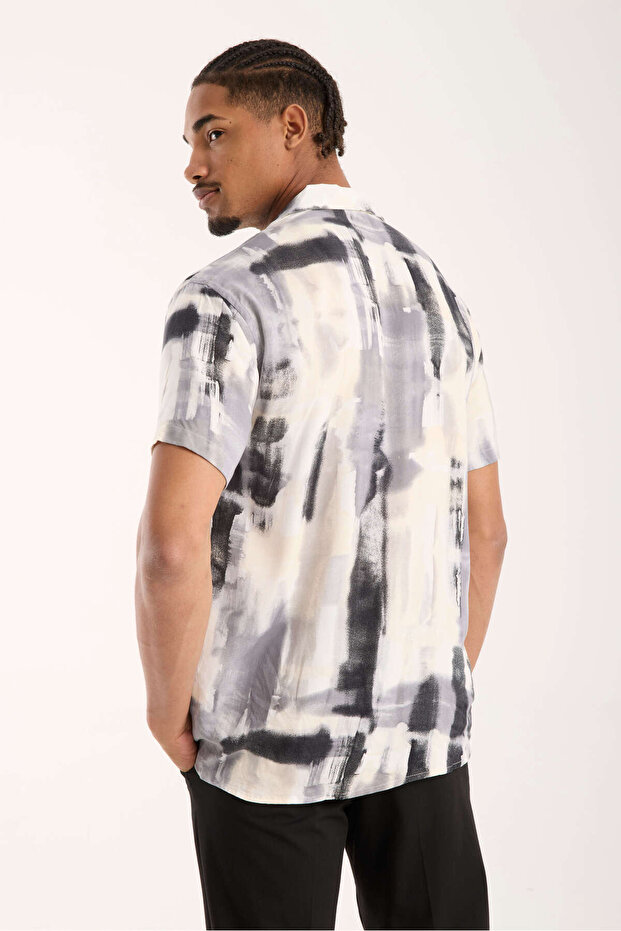 قميص رجالي كبير الحجم بنمط ملون - 7