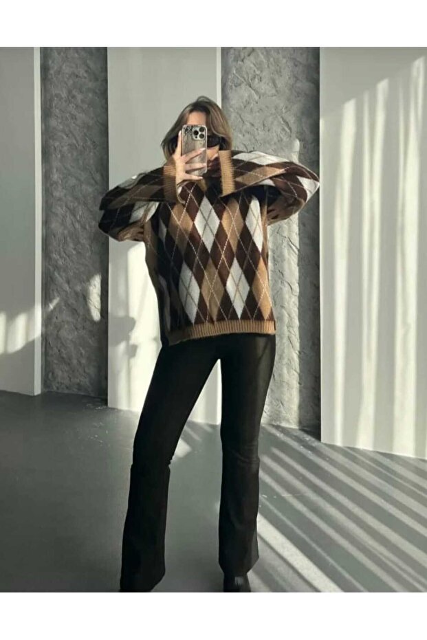 One Premium Series Woolen Diamond Pattern Side and Sleeve Slit Detail Knitwear Sweater