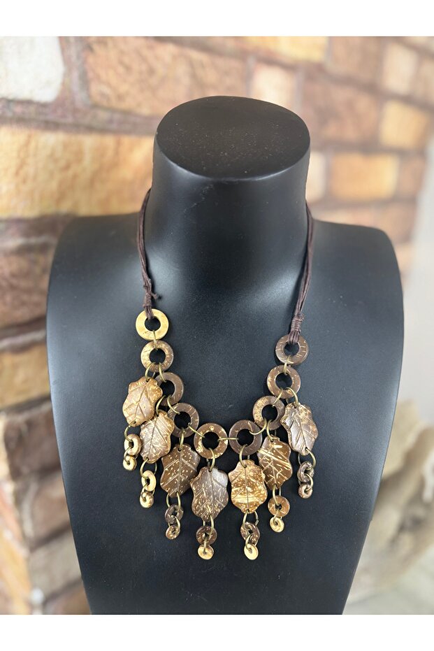 Ahşap yaprak işlemeli el yapımı kolye - 2