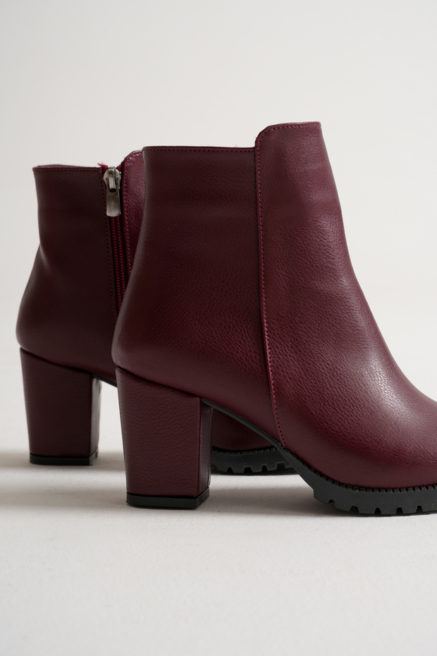 Casual Stylish Slim Zippered Short Women's Boots