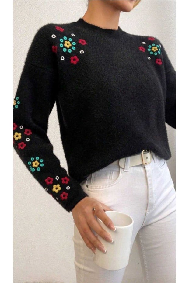 Knitwear Sweater Embroidery Pattern Floral Detail Women
