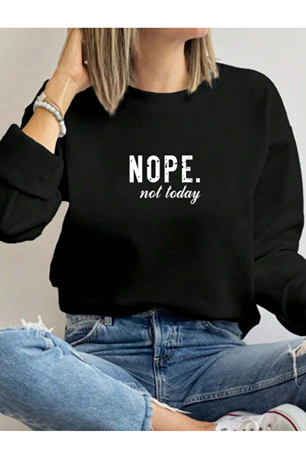 سويت شيرت أسود للجنسين مطبوع عليه Nope برقبة دائرية