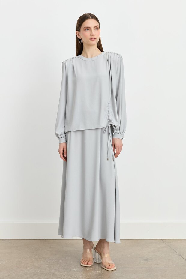 Accessory Detailed Skirt Blouse Set Gray