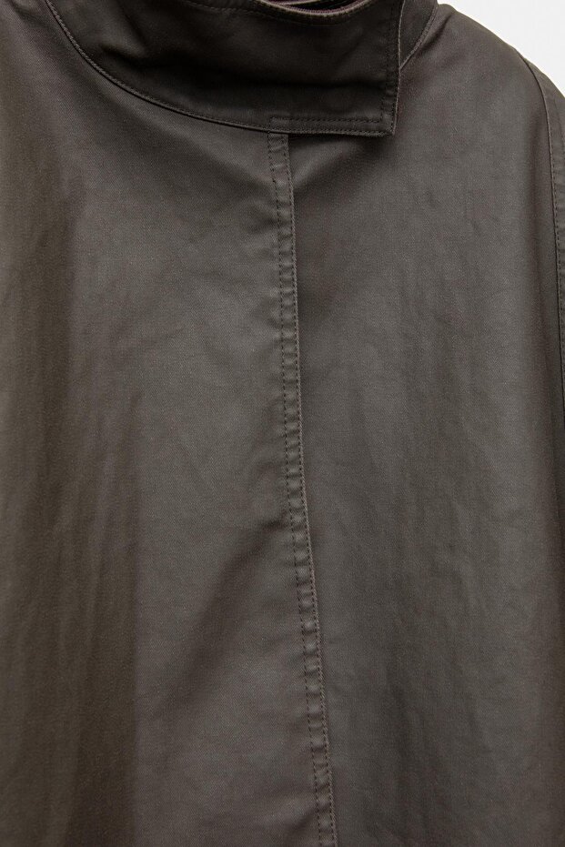 Mumlu görünümlü kısa pelerin - 8