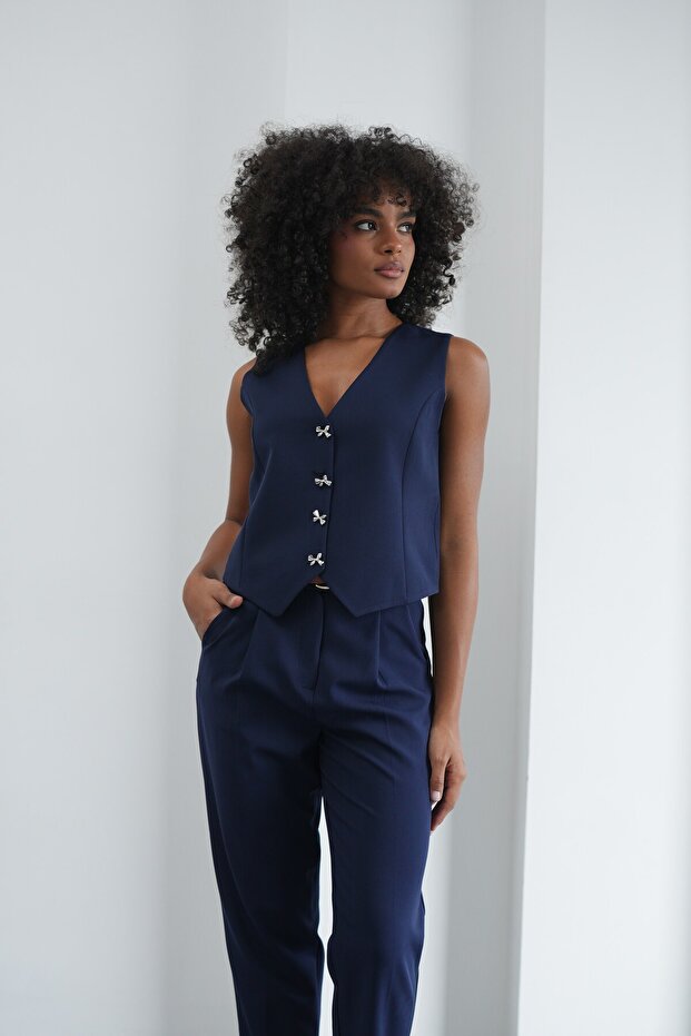 سترة بأزرار على شكل فراشة - 3