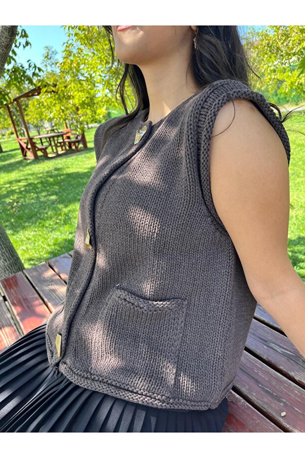 سترة تريكو بأزرار كبيرة - 3