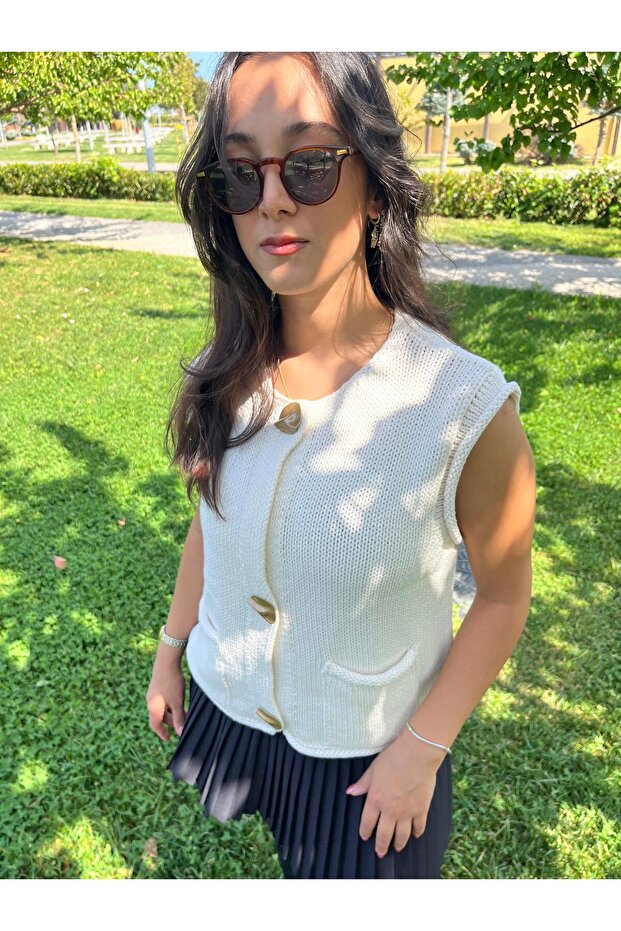 سترة تريكو بأزرار كبيرة - 2