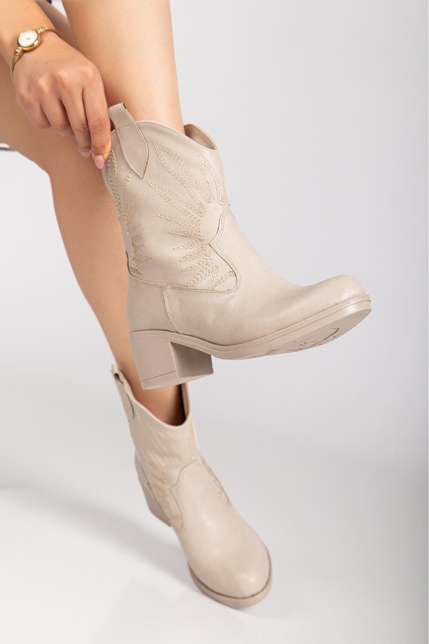 Cowboy Embroidered Short Boots