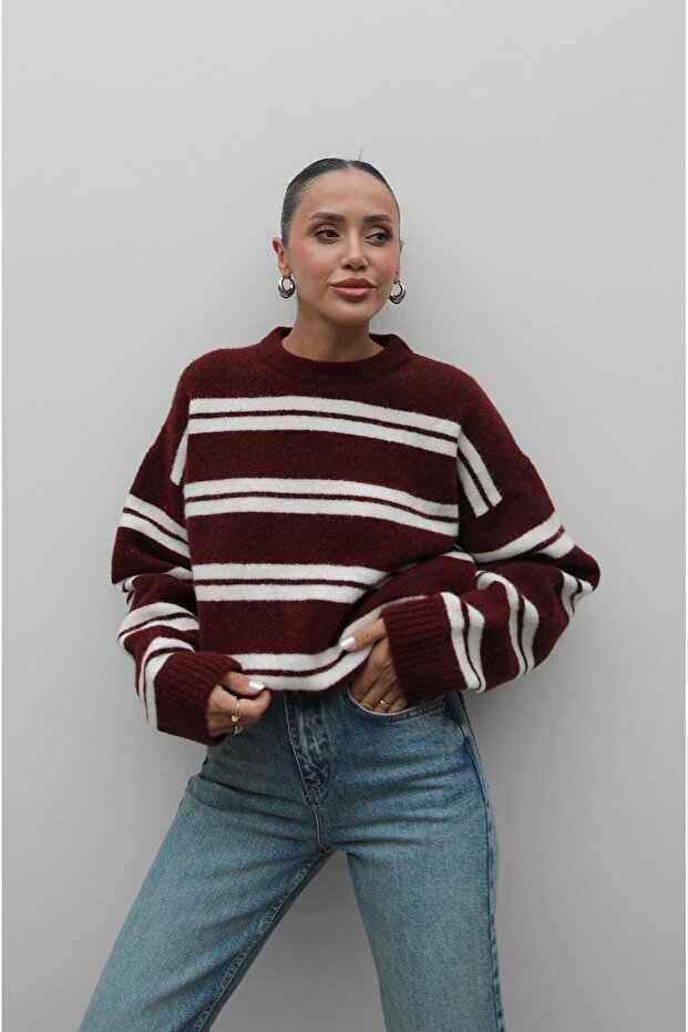 Weinroter gestreifter Pullover mit weicher Textur - 5