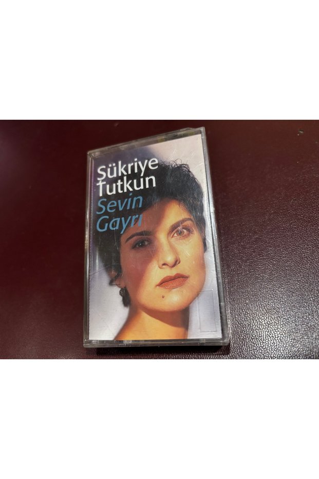 Şükriye Tutkun - Love Without Restraint