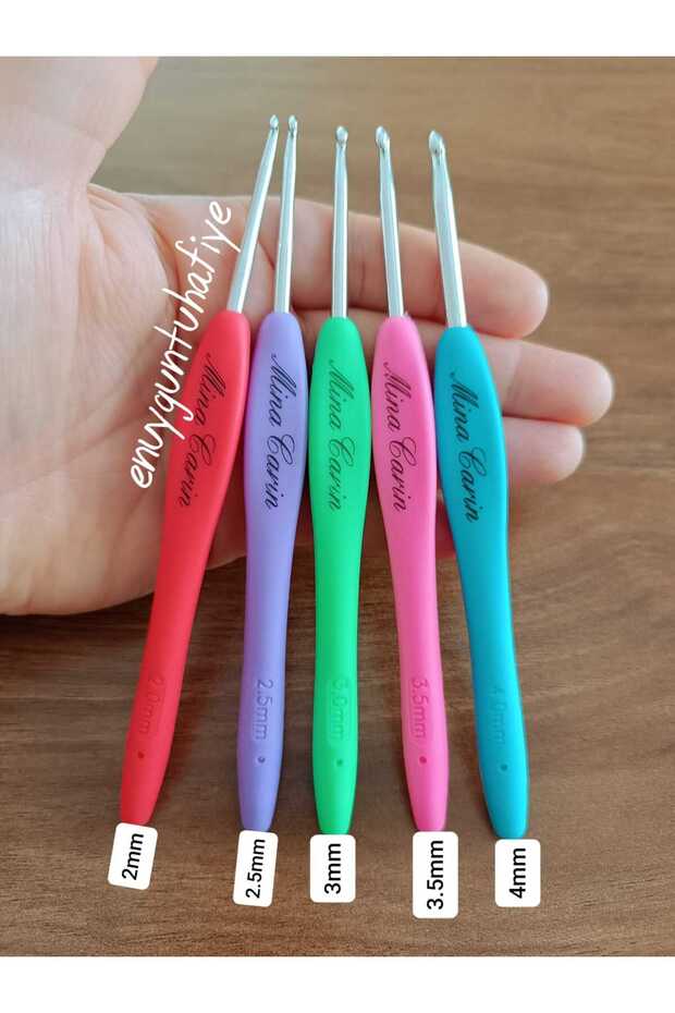 Silicone Handle Crochet Set (5 Crochet Hooks), Soft Handle, Crochet Set with Ergonomic Grip - 1