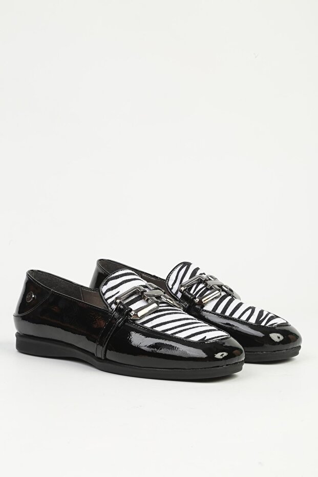 Black and White Women's Loafer Pc-55211