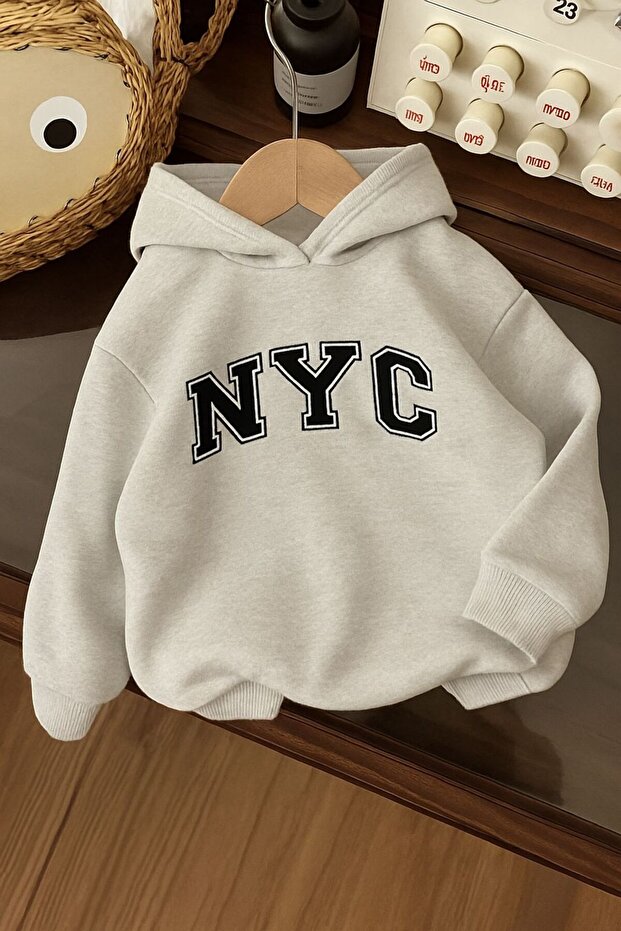 سويت شيرت أطفال للجنسين من قطن ممشط ثلاثي الخيوط، بغطاء رأس وطبعة NYC