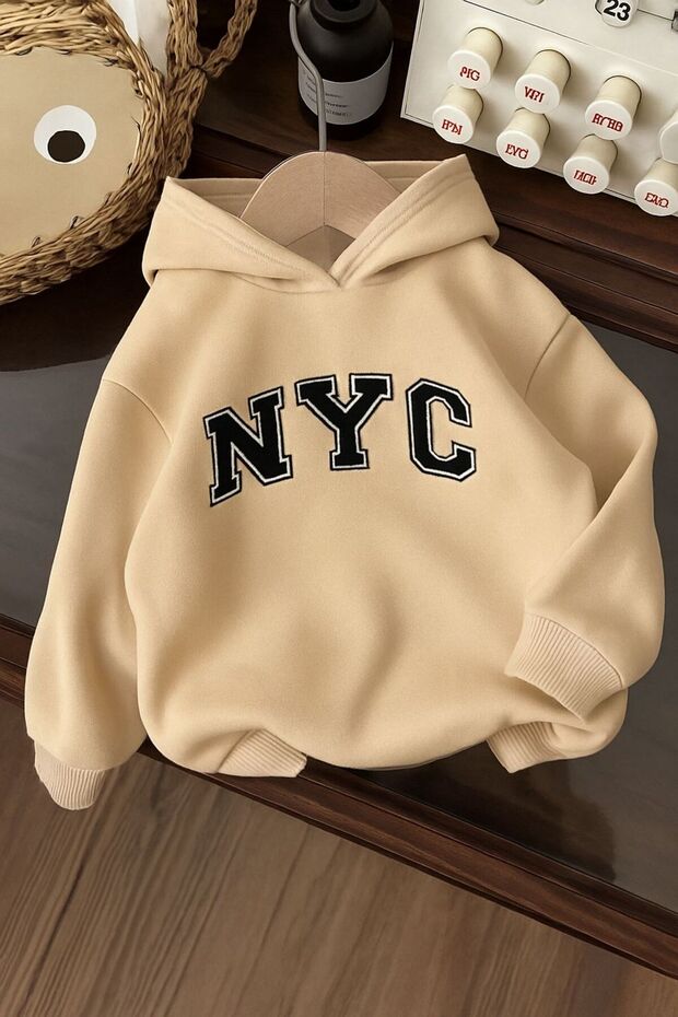 سويت شيرت أطفال للجنسين من قطن ممشط ثلاثي الخيوط، بغطاء رأس وطبعة NYC