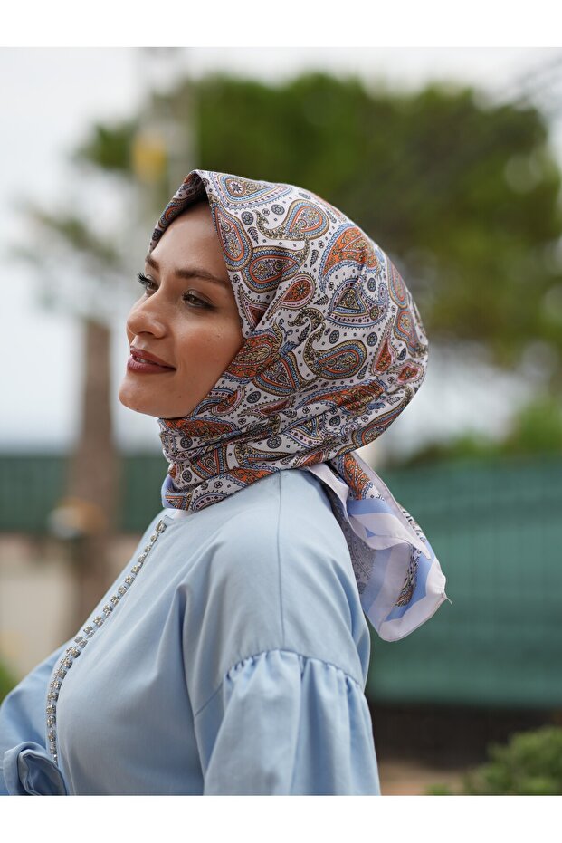 وشاح بنمط عرقي، وشاح منقوش - 1