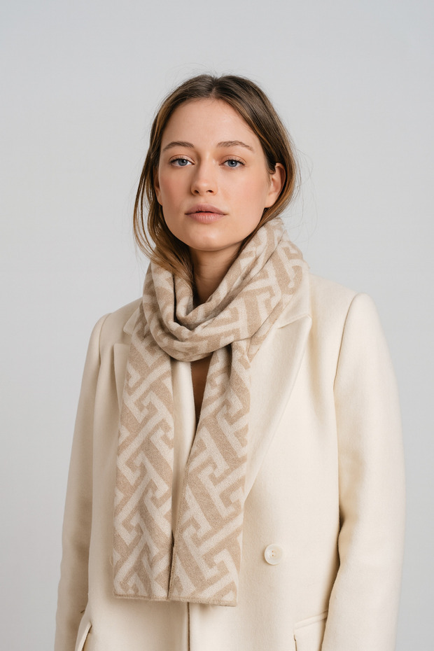 Eșarfă tricotată cu model T - 1