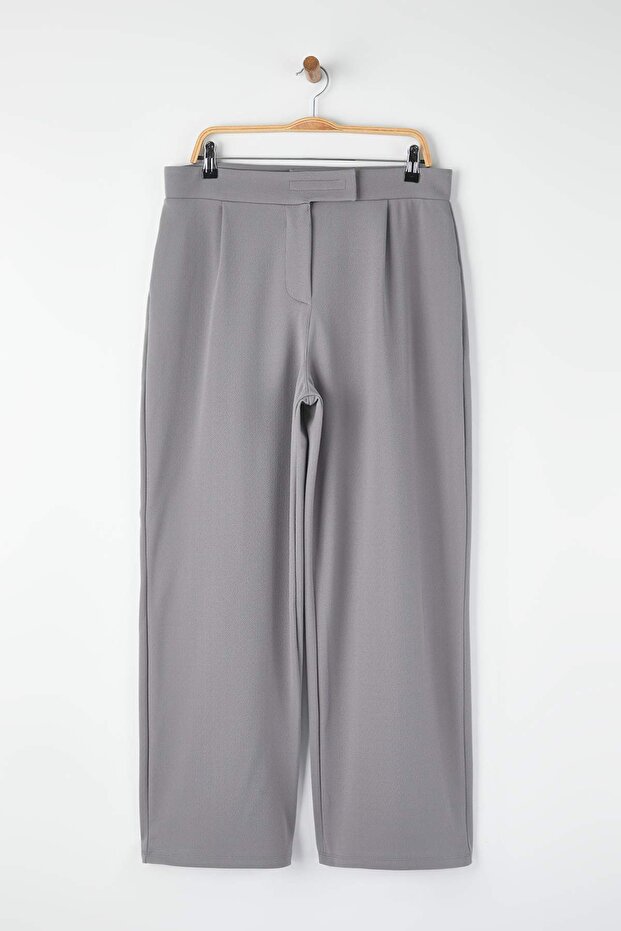 Gri Kemeri Cırtlı Pileli Wide Leg Örme Büyük Beden Pantolon TBBSS24AR00035 - 5