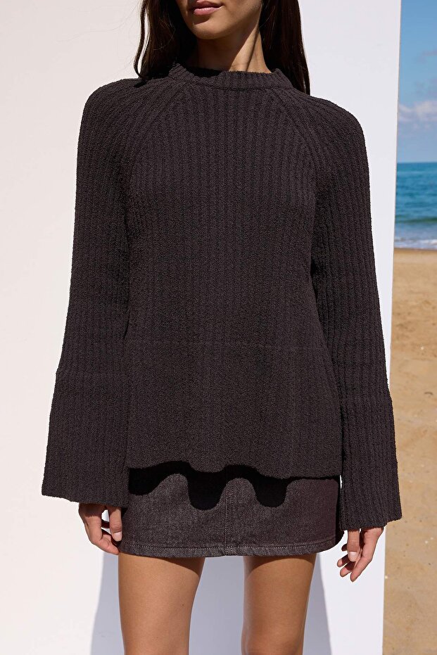 More Sustainable Kahverengi Geniş Kalıp Peplum Detaylı Pamuklu Triko Kazak TWOAW25KZ00305 - 3