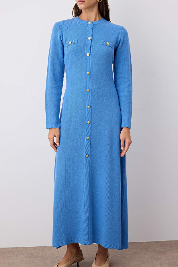 Modré zlaté pletené šaty se zapínáním na knoflíky Thessaloniki TCTAW26EB00009 - 3