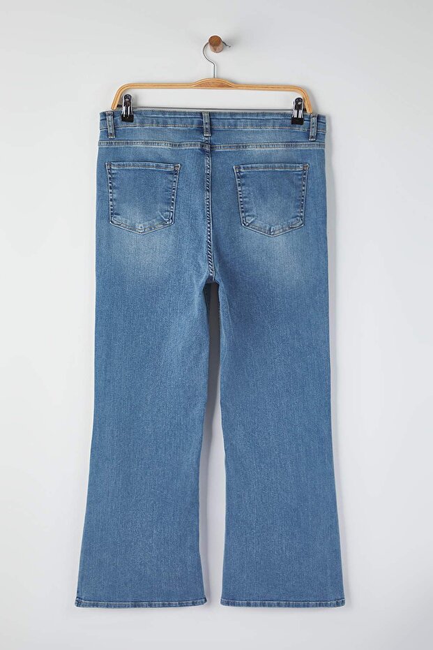 Mavi Yüksek Bel İspanyol Paça Flare Fit Denim Büyük Beden Jeans TBBAW26CJ00034 - 6