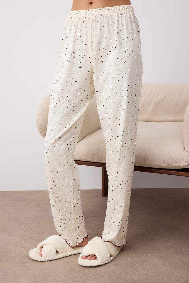 Ekru bawełniany z elastycznym materiałem, miękki w dotyku, z sercem, z detalami typu baby overlock, komplet piżamy z dzianiny THMAW26PT00166 - 3