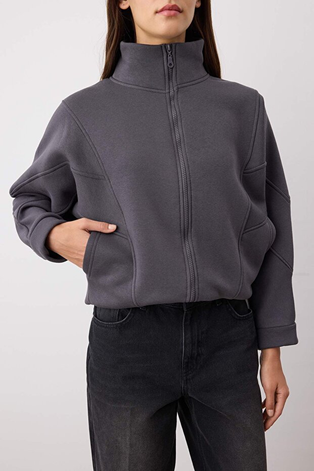 Antrasit Fermuarlı Dikiş Detaylı Dik Yaka Bomber Örme Sweatshirt TWOAW26SW00037 - 3