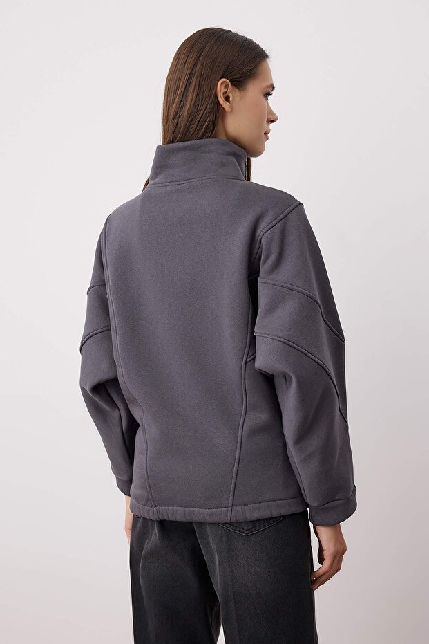 Antrasit Fermuarlı Dikiş Detaylı Dik Yaka Bomber Örme Sweatshirt TWOAW26SW00037 - 4