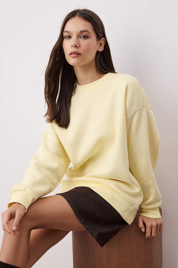 Açık Sarı Oversize/Rahat Kesim Basic Bisiklet Yaka Kalın/İçi polarlı Örme Sweatshirt TWOAW24SW00102 - 2