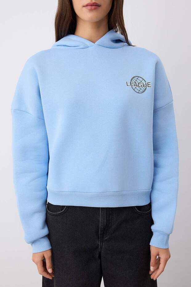 Açık Mavi Sırt Baskı Detaylı Kapüşonlu Kalın İçi Polarlı Örme Sweatshirt TWOAW22SW0711 - 3