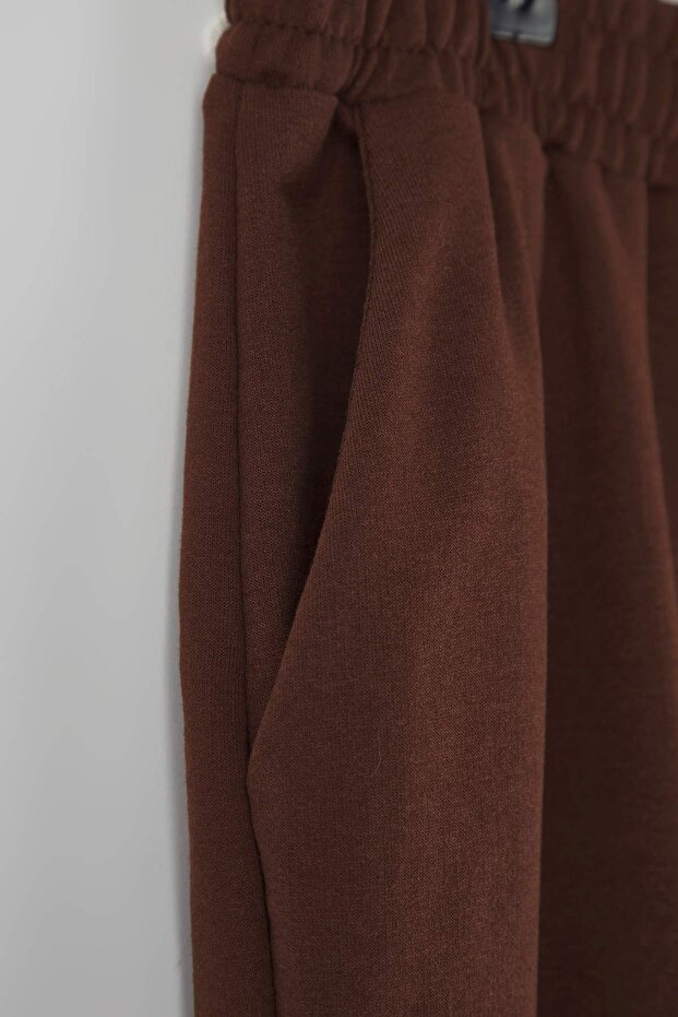 Kahverengi Loose Jogger İnce Paçası Lastikli Esnek Bel Örme Büyük Beden Eşofman Altı TBBAW23AJ00002 - 7