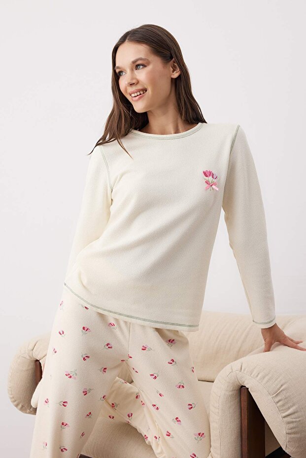 Ekru-Pembe Kurdele/Fiyonklu Yumuşak Kışlık Waffle Örme Pijama Takımı THMAW26PT00187 - 3