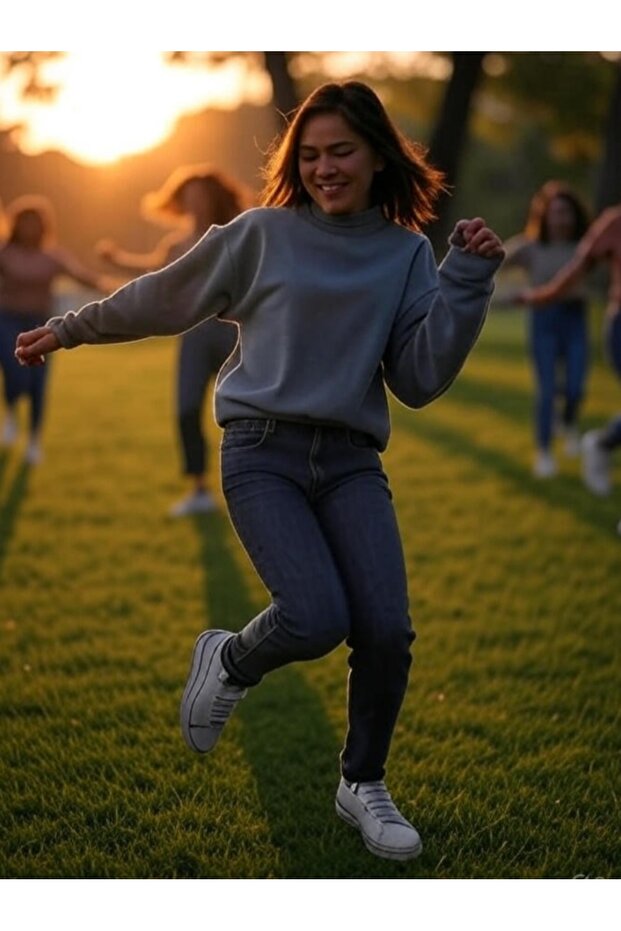 سويت شيرت أساسي برقبة دائرية مدخنة FM4477 - 6