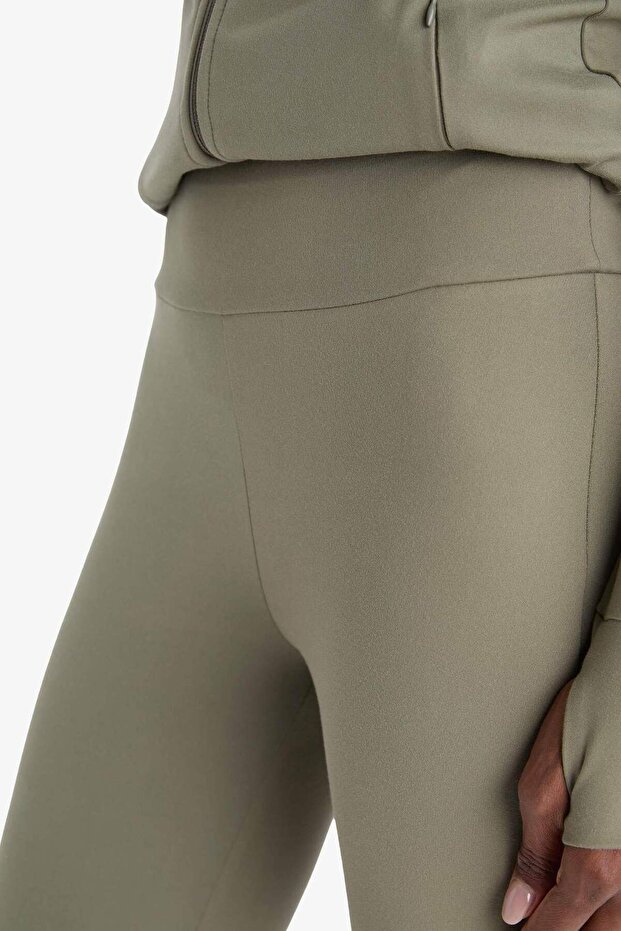 DeFactoFit Flare Fit Toparlayıcı Yüksek Bel İspanyol Paça Soft Touch Sporcu Pantolon B3988AX25AU - 8