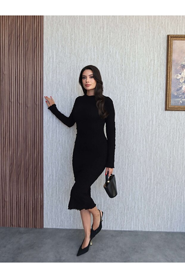 Siyah Dokulu Vücuda Oturan Elbise - 4