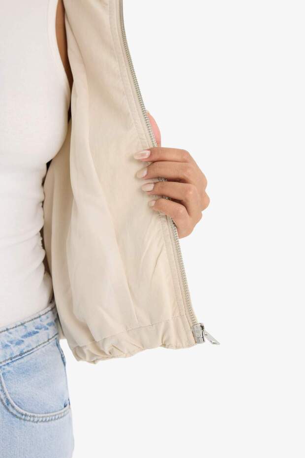 Su Geçirmez Regular Fit Kapüşonlu Fermuarlı Crop Mont E8625AX25AU - 6