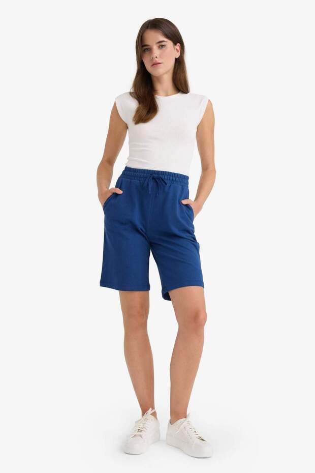 Yeni Sezon Regular Fit Esnek Belli Düz Paça Bermuda Şort - 1