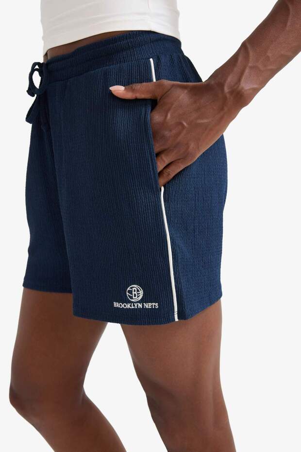 DeFactoFit NBA Brooklyn Nets Standart Fit Kısa Paça Krinkıl Kumaş Şort E3625AX25SM - 6