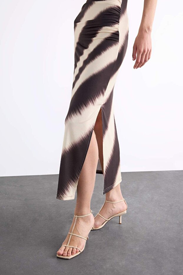 Fitted Vücudu Saran Desenli Yırtmaçlı Askılı Maxi Elbise F7469AX25SM - 4