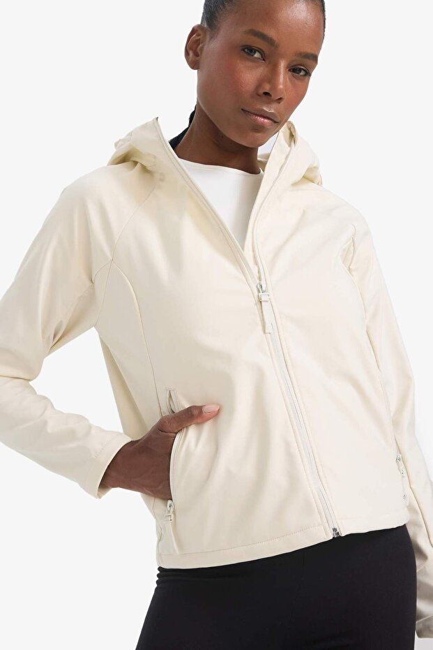 DeFactoFit Su İtici Regular Fit Kapüşonlu Fermuarlı Softshell Mont D6088AX25SP - 1