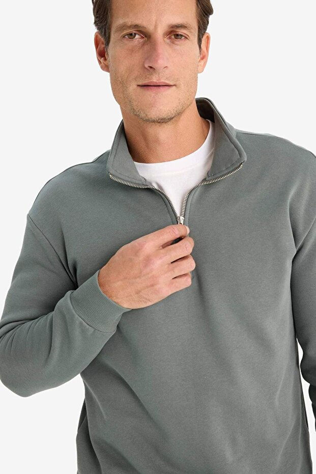 Comfort Regular Fit Relaxed Fit Zippered Mock Neck Basic Plain Sweatshirt X7405AZ24AU