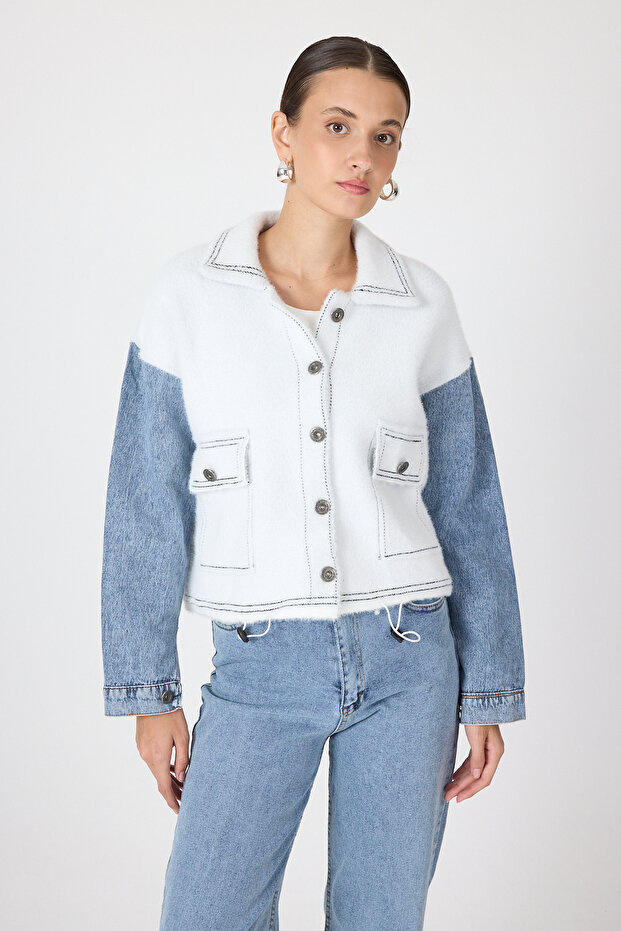 2225 معطف جينز بتفاصيل أزرار بلون إكرو - 7