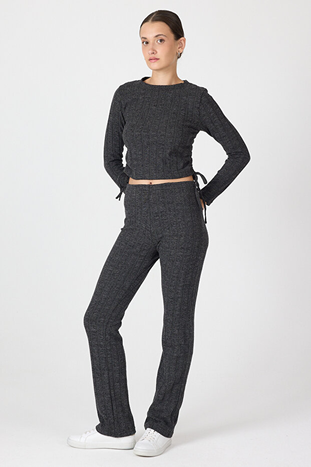 8114A طقم بنطلون برباط جانبي أسود - 1