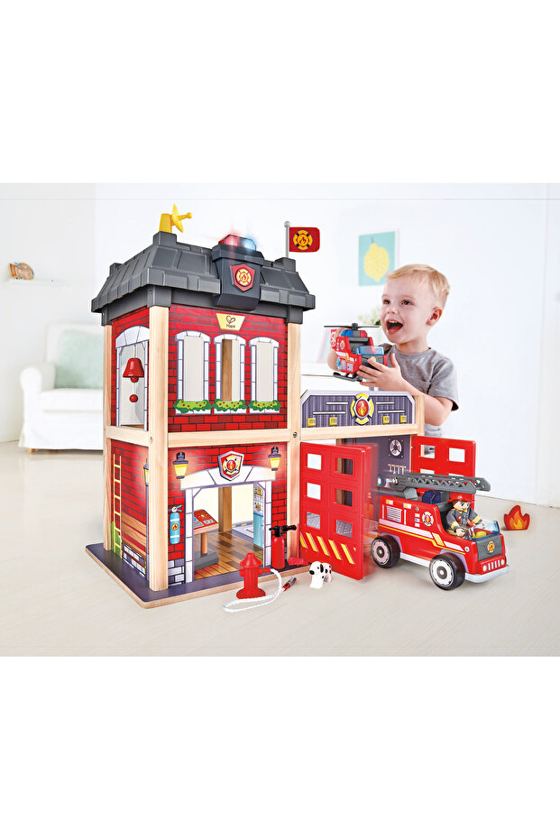 لعبة محطة إطفاء المدينة متعددة المستويات وعربة الإطفاء - 3