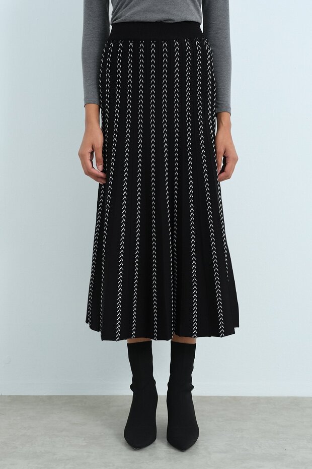 Simli Piliseli Triko Etek Siyah - 1