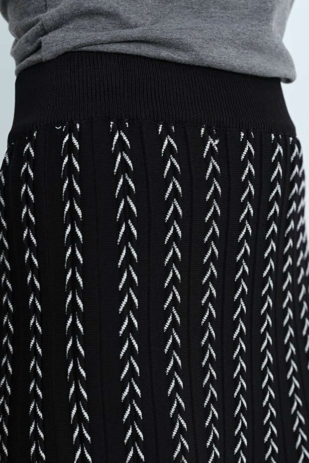 Simli Piliseli Triko Etek Siyah - 2