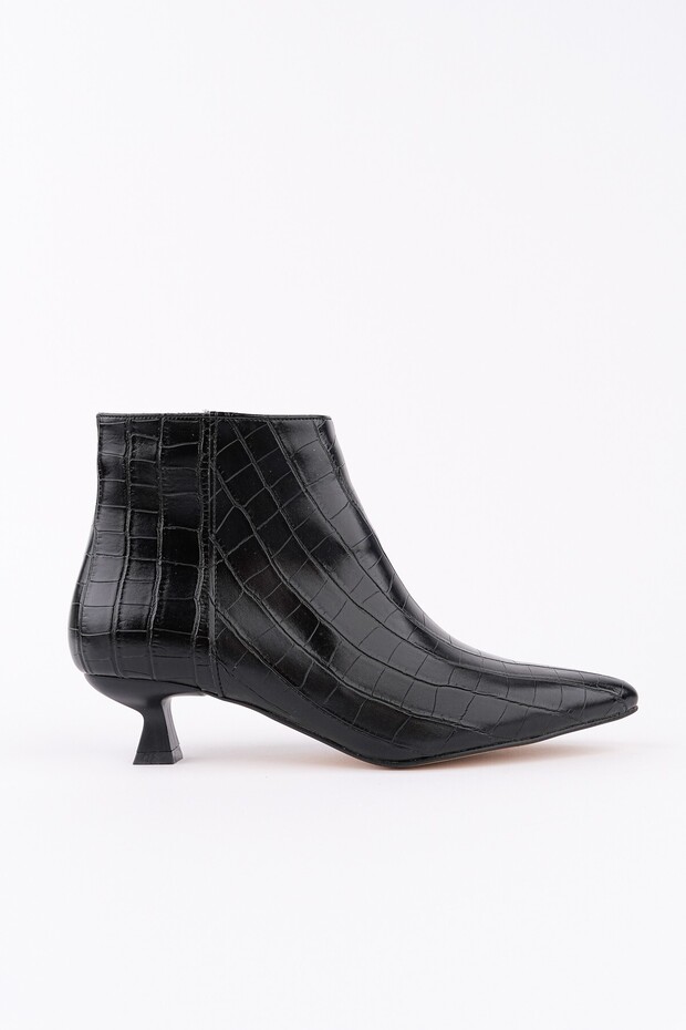 Çaça Crocodile Patterned Pointed Toe Thin Heeled Zippered Women's Boots