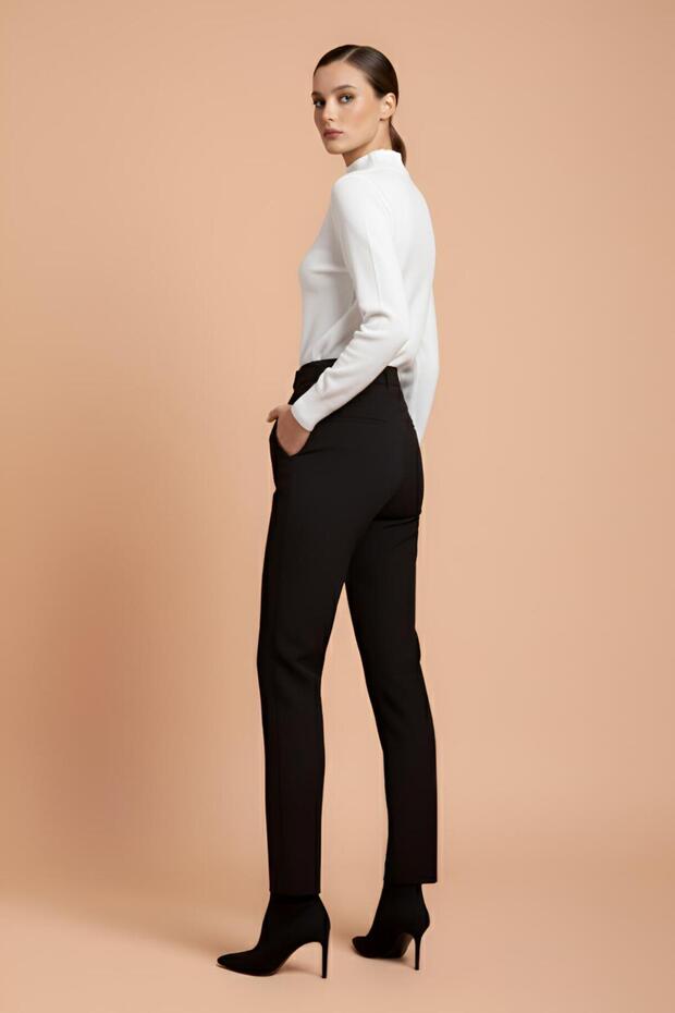 سترة تريكو أساسية بياقة نصف دائرية - 2