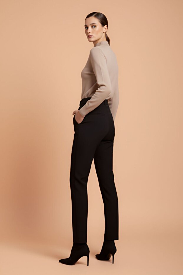 سترة تريكو أساسية بياقة نصف دائرية - 3